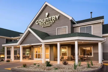 Country Inn & Suites by Radisson Chippewa Falls, WI