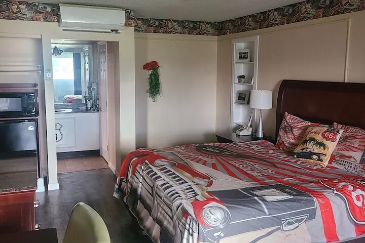 Room 4 of 43