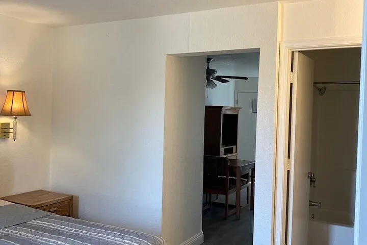 Room 5 of 44