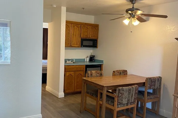 Room 4 of 44