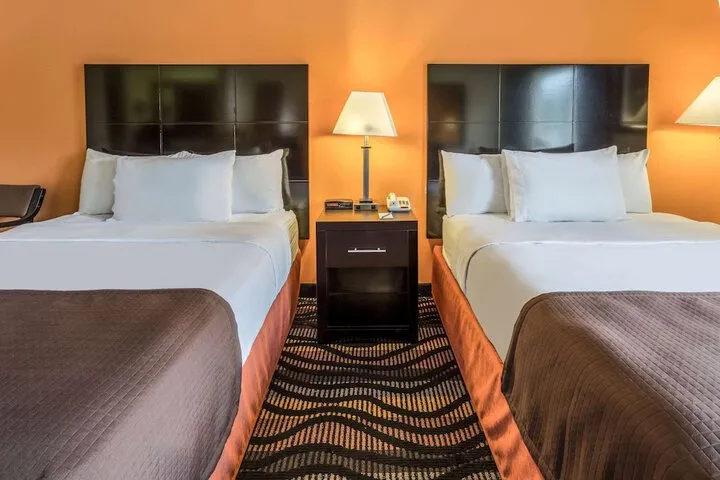 Room 4 of 23