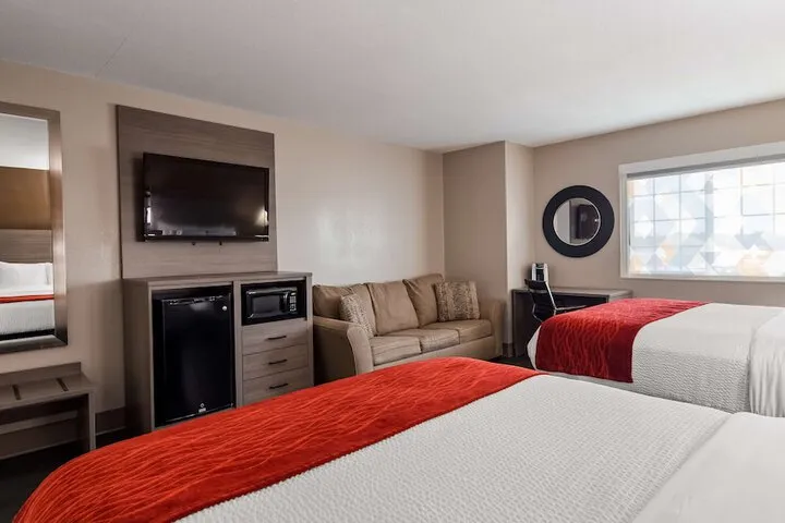 Room 5 of 32