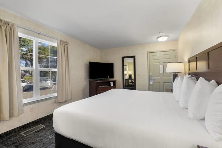Room 3 of 55
