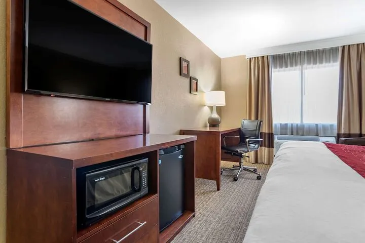 Room 4 of 25