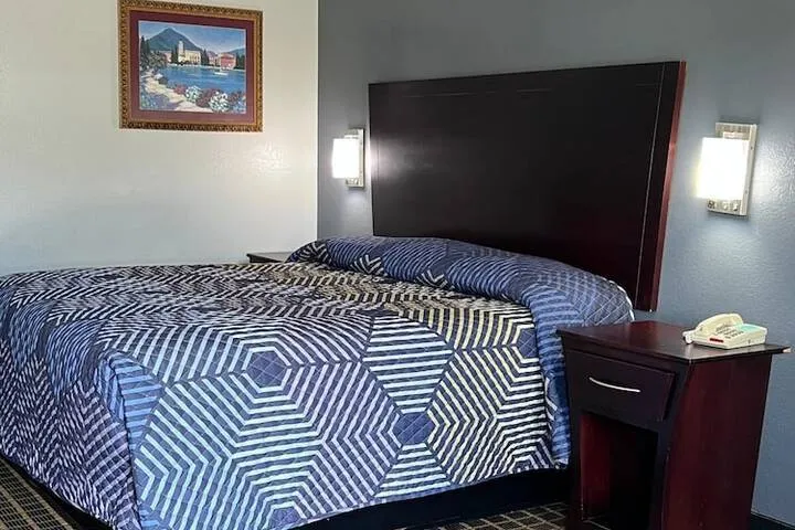 Room 3 of 20