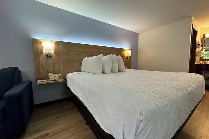 Room 4 of 70