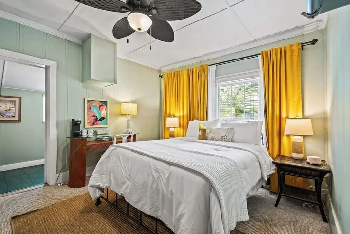 Room 3 of 28