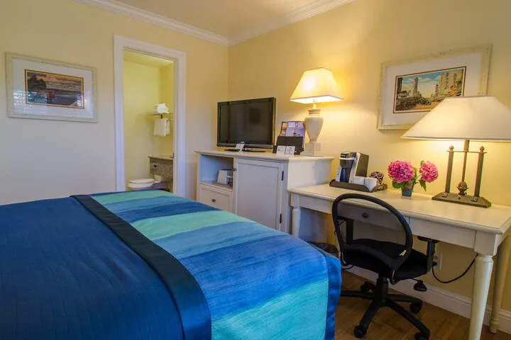 Room 4 of 33