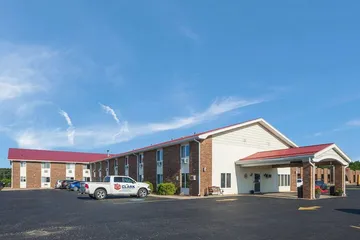 Econo Lodge Inn & Suites Escanaba North