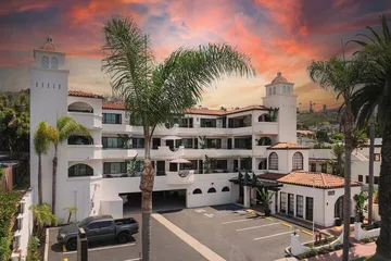 The Surfbreak Hotel