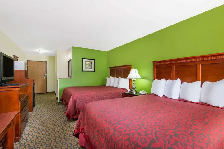 Room 4 of 27