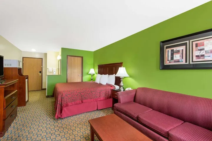 Room 3 of 27