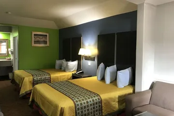 Camelot Inn & Suites Veterans Memorial NW Houston