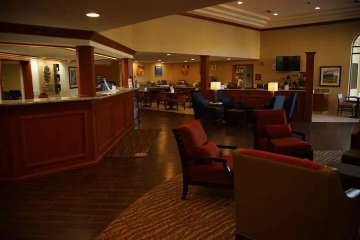 Lobby lounge