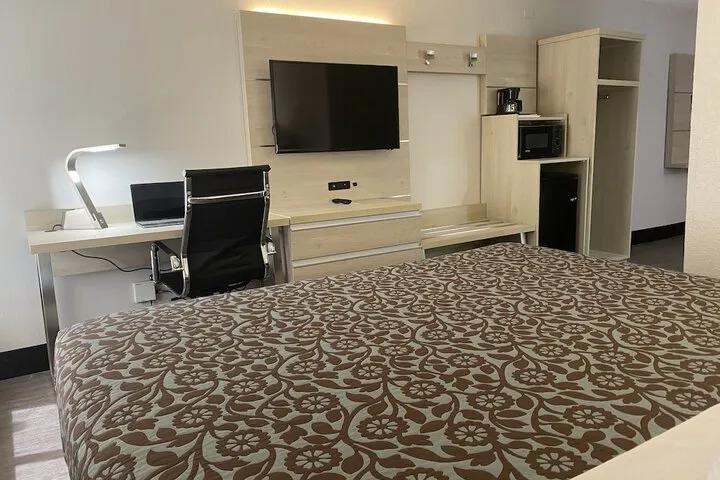 Room 4 of 21