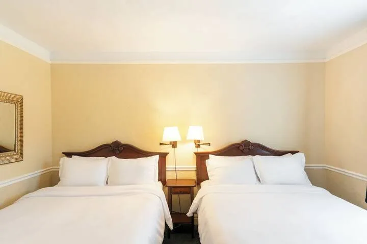 Room 3 of 49