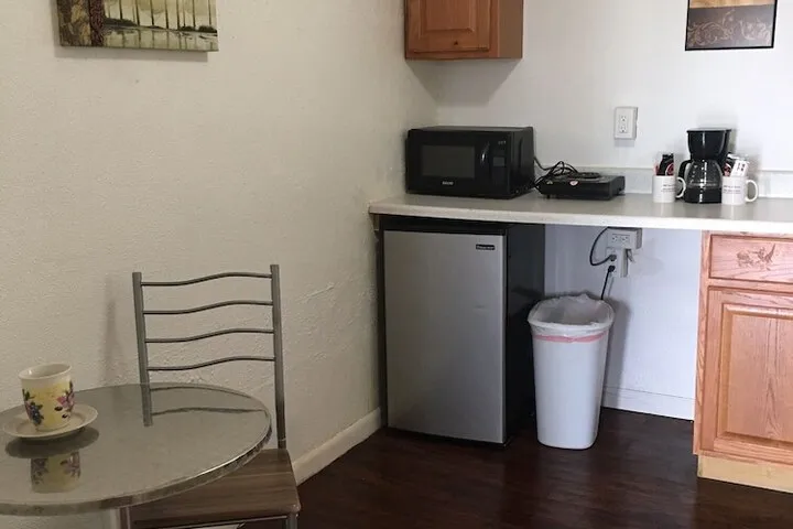 Room 5 of 65