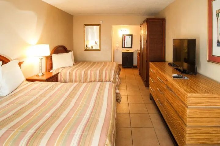 Room 4 of 65