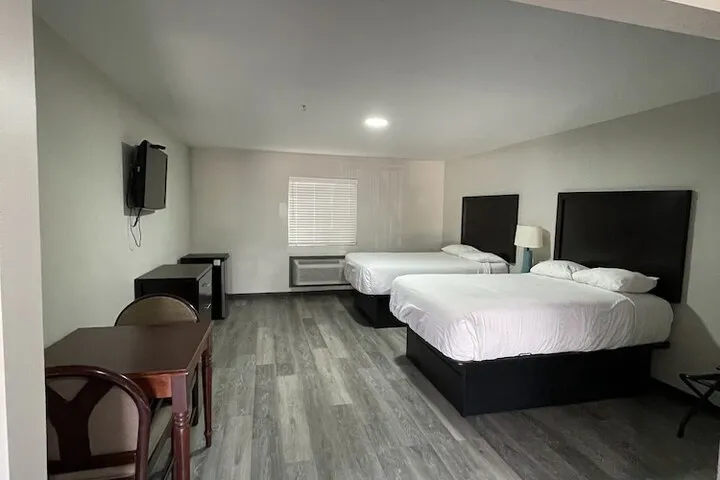 Room 4 of 22