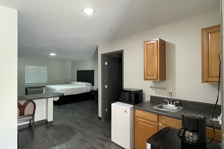 Room 3 of 22