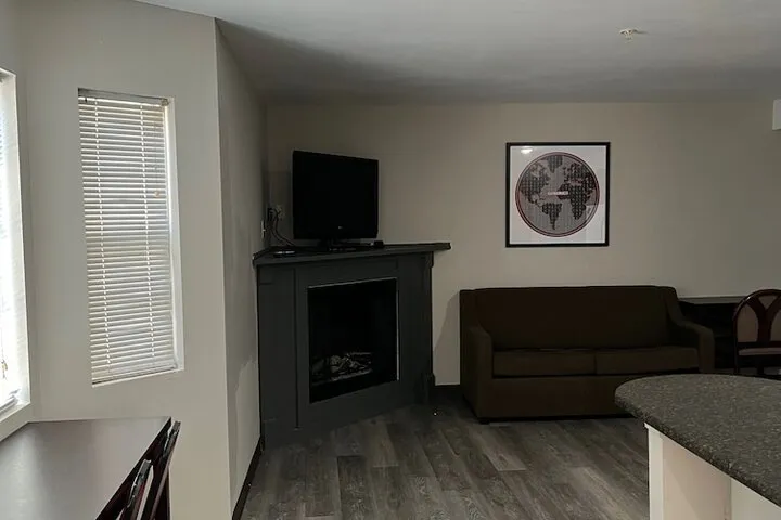 Room 5 of 22