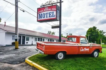The Lake House Inn