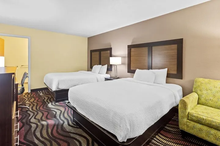 Room 4 of 30