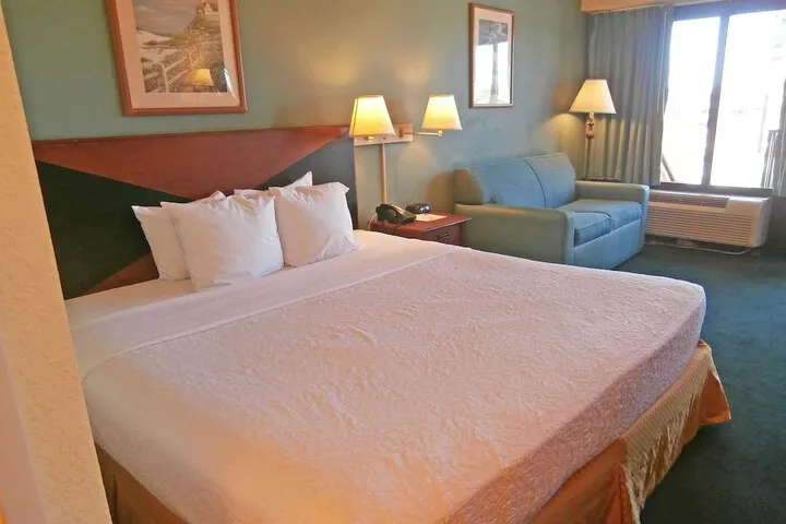 Room 3 of 8