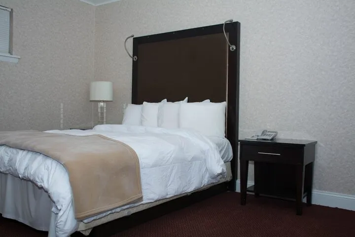 Room 5 of 61