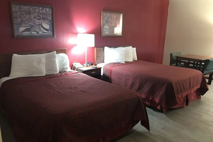 Room 4 of 40