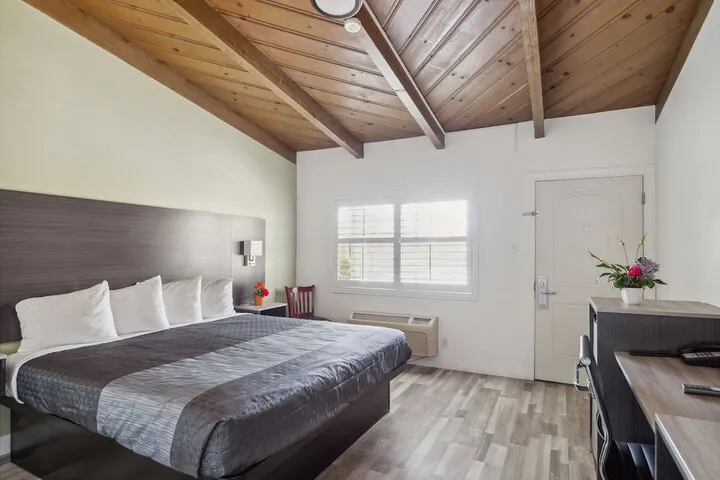 Room 5 of 39