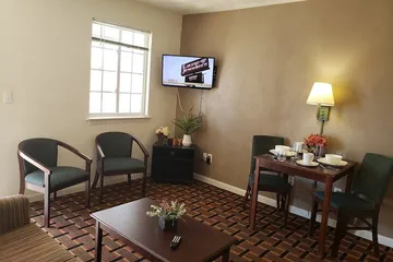 Affordable Suites Burlington