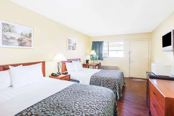 Room 5 of 13