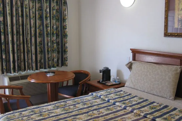 Room 2 of 34