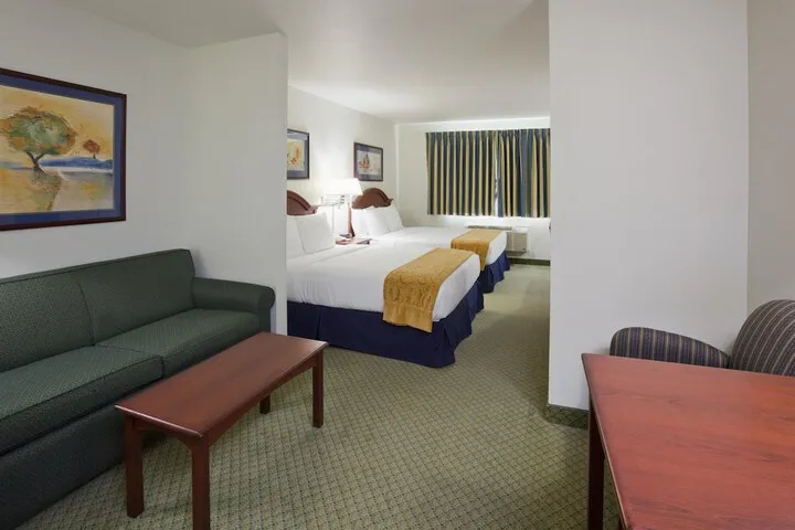 Room 2 of 30