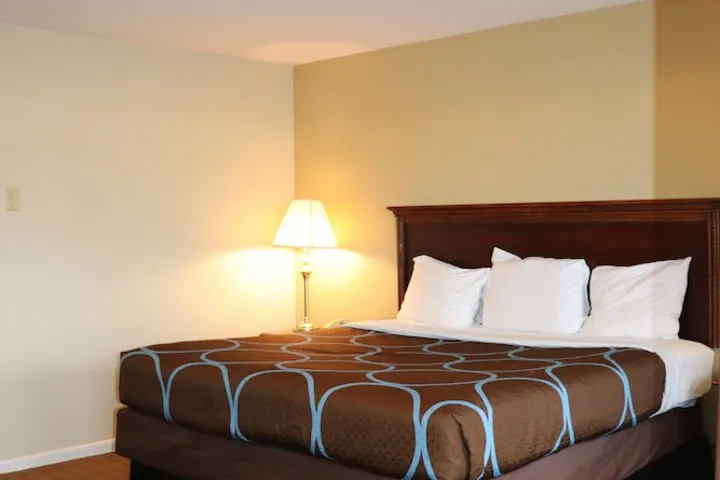 Room 3 of 24
