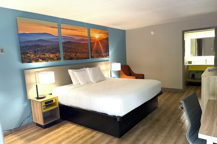 Room 5 of 24