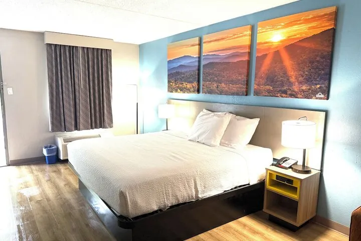 Room 4 of 24