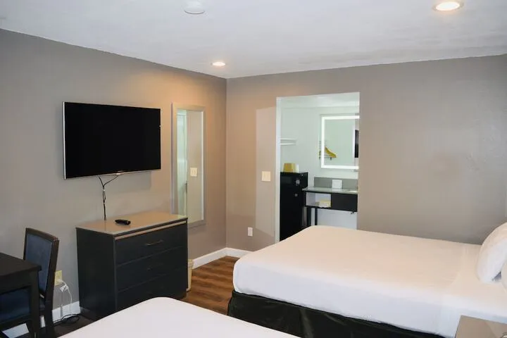 Room 2 of 22