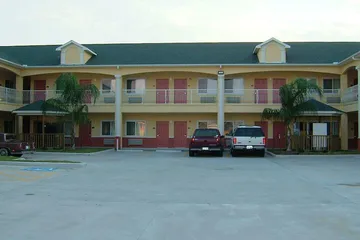 Symphony Inn and Suites