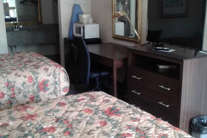 Room 3 of 25