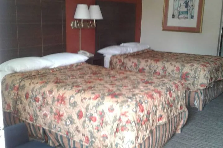 Room 2 of 25