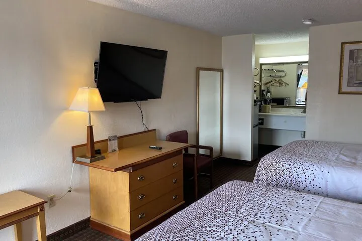 Room 3 of 66