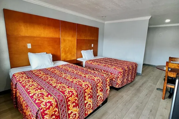 Room 4 of 22