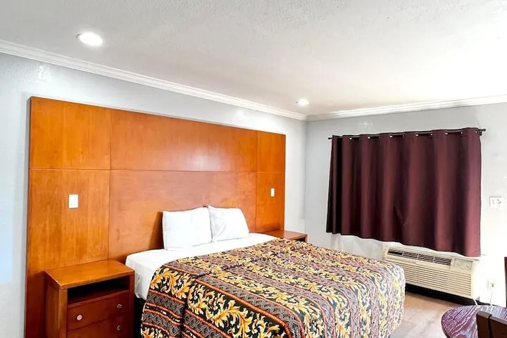 Room 3 of 22