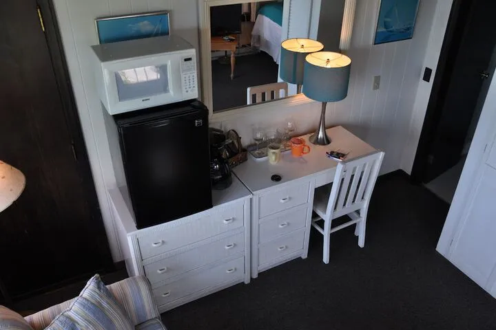 Room 4 of 126