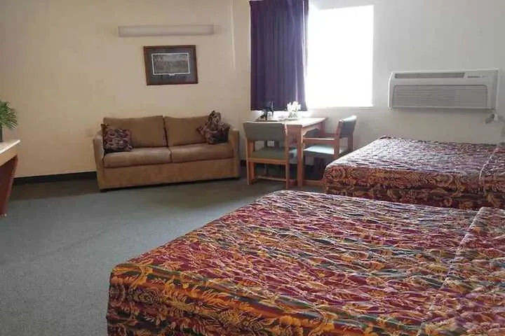 Room 5 of 10
