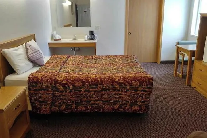 Room 3 of 10