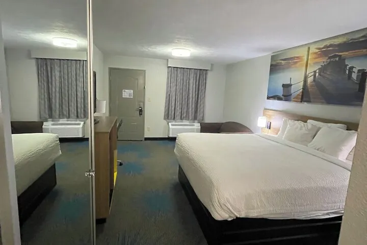 Room 5 of 48