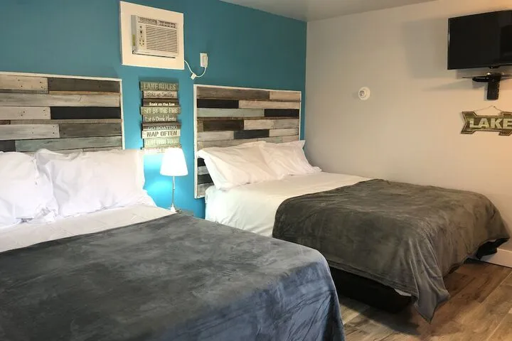 Room 5 of 118